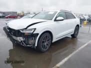 ✅ 2020 Audi Q8 Premium Plus • VIN: WA1EVAF1XLD001371 • Lot: 41598033. Wystawiony na IAAI z przebiegiem 39 744 mil. Bezpłatny archiwum sprzedaży aukcyjnych z USA i szczegółowy raport historii pojazdu na DreamBid. Zdjęcie 2.