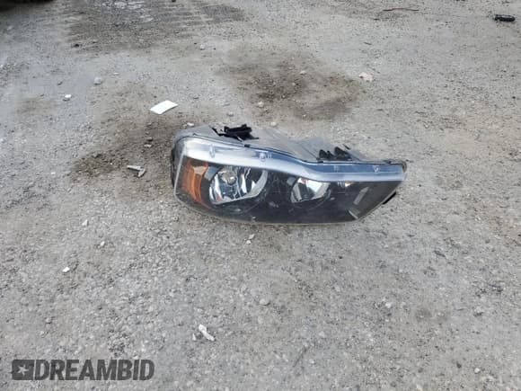 ✅ 2015 Dodge Grand Caravan SE • VIN: 2C4RDGBG4FR523325 • Lot: 91250245. Wystawiony na Copart z przebiegiem 83 132 mil. Bezpłatny archiwum sprzedaży aukcyjnych z USA i szczegółowy raport historii pojazdu na DreamBid. Zdjęcie 13.