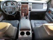 ✅ 2009 Ford F-150 XL • VIN: 1FTPW14V69FB11770 • Lot: 89556885. Wystawiony na Copart z przebiegiem 249 561 mil. Bezpłatny archiwum sprzedaży aukcyjnych z USA i szczegółowy raport historii pojazdu na DreamBid. Zdjęcie 8.