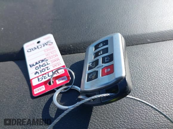 ✅ 2016 Toyota Sienna XLE • VIN: 5TDYK3DC9GS755187 • Lot: 41344816. Listed on IAAI with 106,694 mi. Free auction sales archive from the USA and detailed vehicle history report at DreamBid. Image 11.