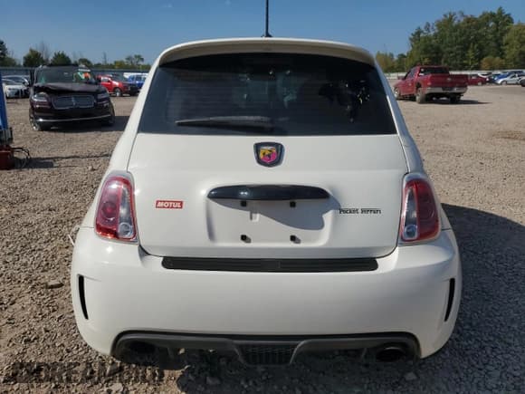 ✅ 2015 FIAT 500 Abarth • VIN: 3C3CFFFH9FT539258 • Лот: 81095445. Опубликован ранее на Copart с пробегом 99 261 миль. Бесплатный доступ к архиву аукционных продаж из США и подробный отчёт об истории автомобиля на DreamBid. Изображение 6.