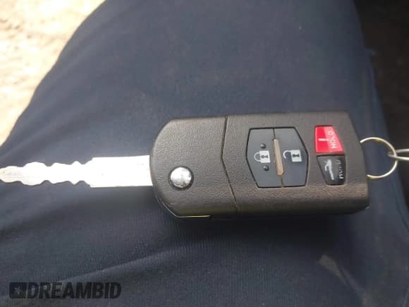 ✅ 2011 Mazda 3 S Grand Touring • VIN: JM1BL1W55B1467596 • Lot: 41472876. Listed on IAAI with 172,013 mi. Free auction sales archive from the USA and detailed vehicle history report at DreamBid. Image 11.