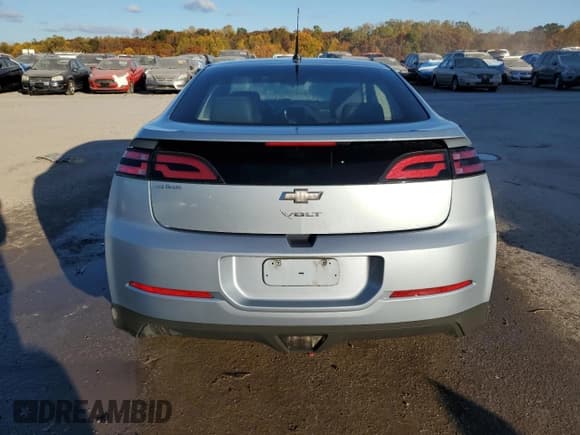 ✅ 2013 Chevrolet Volt • VIN: 1G1RB6E43DU148151 • Lot: 77119894. Wystawiony na Copart z przebiegiem 135 134 mil. Bezpłatny archiwum sprzedaży aukcyjnych z USA i szczegółowy raport historii pojazdu na DreamBid. Zdjęcie 6.