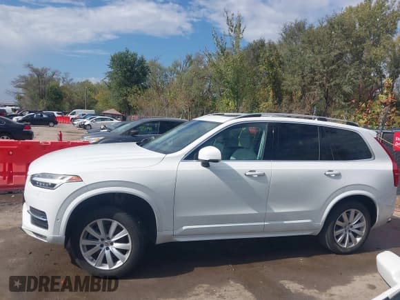 ✅ 2016 Volvo XC90 T6 Momentum • VIN: YV4A22PK9G1014482 • Lot: 43457924. Listed on IAAI with 94,275 mi. Free auction sales archive from the USA and detailed vehicle history report at DreamBid. Image 15.