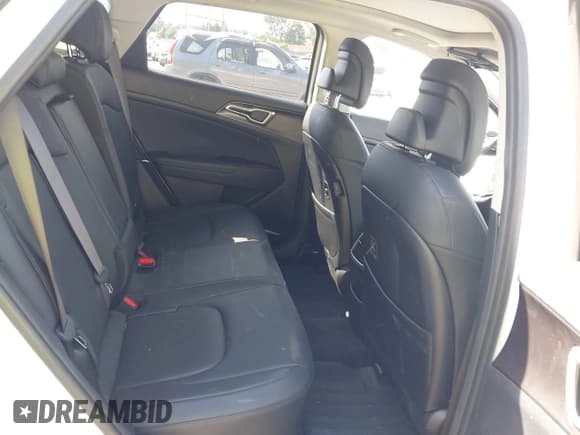 ✅ 2025 Kia Sportage EX • VIN: KNDPVCDG6S7195377 • Lot: 43113864. Listed on IAAI with 21,476 mi. Free auction sales archive from the USA and detailed vehicle history report at DreamBid. Image 8.