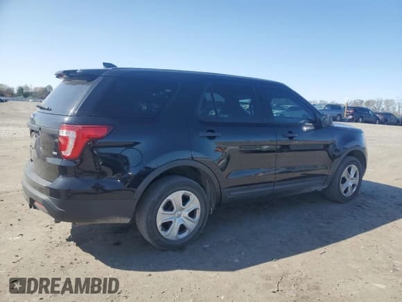 ✅ 2018 Ford Police Interceptor Utility • VIN: 1FM5K8AR2JGC77295 • Lot: 51381925. Wystawiony na Copart z przebiegiem 123 706 mil. Bezpłatny archiwum sprzedaży aukcyjnych z USA i szczegółowy raport historii pojazdu na DreamBid. Zdjęcie 3.