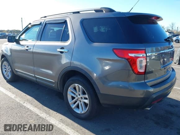 ✅ 2011 Ford Explorer XLT • VIN: 1FMHK8D80BGA44548 • Lot: 43462730. Wystawiony na IAAI z przebiegiem 187 442 mil. Bezpłatny archiwum sprzedaży aukcyjnych z USA i szczegółowy raport historii pojazdu na DreamBid. Zdjęcie 3.