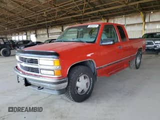 1997 Chevrolet Silverado 1500 z VIN 2GCEK19RXV1115269, wystawiony jako Copart lot #70093525 z przebiegiem 119 246 mil mil oraz Szkoda całkowita • Salvage title. Historia ofert i sprzedaży dostępna na DreamBid. Obrazek 1.