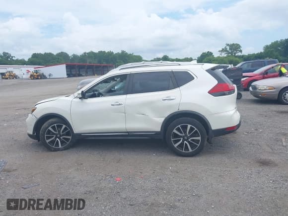 ✅ 2017 Nissan Rogue S • VIN: JN8AT2MVXHW020380 • Lot: 42662472. Listed on IAAI with 99,040 mi. Free auction sales archive from the USA and detailed vehicle history report at DreamBid. Image 14.