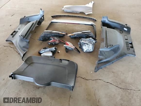 ✅ 2024 Hyundai Tucson SEL • VIN: 5NMJB3DEXRH375123 • Lot: 77869974. Wystawiony na Copart z przebiegiem 9 662 mil. Bezpłatny archiwum sprzedaży aukcyjnych z USA i szczegółowy raport historii pojazdu na DreamBid. Zdjęcie 13.