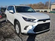 ✅ 2024 Toyota Highlander XLE • VIN: 5TDAAAB58RS025318 • Lot: 92800665. Listed on Copart with 27,713 mi. Free auction sales archive from the USA and detailed vehicle history report at DreamBid. Image 13.