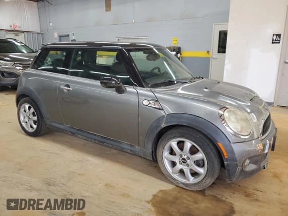 ✅ 2010 MINI Hardtop S • VIN: WMWMF7C59ATW88691 • Lot: 51974255. Wystawiony na Copart z przebiegiem Nie podano. Bezpłatny archiwum sprzedaży aukcyjnych z USA i szczegółowy raport historii pojazdu na DreamBid. Zdjęcie 4.