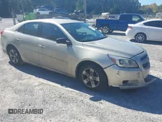 2013 Chevrolet Malibu LS z VIN 1G11B5SA0DF160831, wystawiony jako IAAI lot #43425574 z przebiegiem 187 035 mil mil oraz . Historia ofert i sprzedaży dostępna na DreamBid. Obrazek 1.