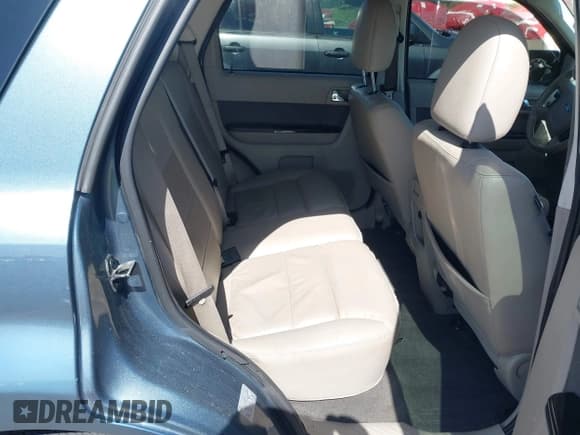 ✅ 2011 Ford Escape Hybrid • VIN: 1FMCU4K37BKA08485 • Lot: 42270500. Wystawiony na IAAI z przebiegiem 147 855 mil. Bezpłatny archiwum sprzedaży aukcyjnych z USA i szczegółowy raport historii pojazdu na DreamBid. Zdjęcie 8.