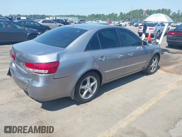 ✅ 2008 Hyundai Sonata SE • VIN: 5NPEU46F48H386210 • Lot: 43141894. Listed on IAAI with 141,245 mi. Free auction sales archive from the USA and detailed vehicle history report at DreamBid. Image 4.