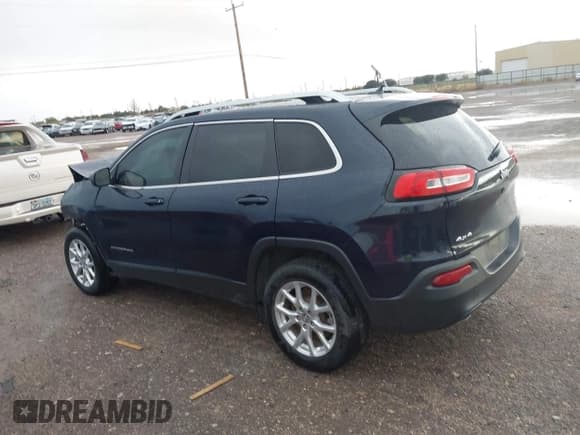 ✅ 2016 Jeep Cherokee Latitude • VIN: 1C4PJMCB5GW162309 • Lot: 43524702. Wystawiony na IAAI z przebiegiem 141 651 mil. Bezpłatny archiwum sprzedaży aukcyjnych z USA i szczegółowy raport historii pojazdu na DreamBid. Zdjęcie 14.
