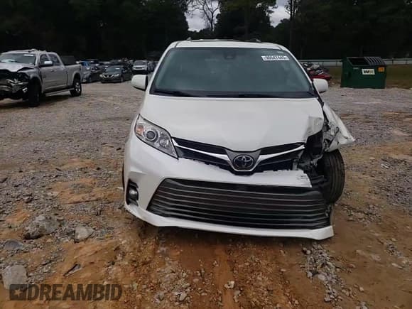 ✅ 2018 Toyota Sienna XLE • VIN: 5TDYZ3DC3JS902221 • Lot: 90647445. Listed on Copart with 101,174 mi. Free auction sales archive from the USA and detailed vehicle history report at DreamBid. Image 15.