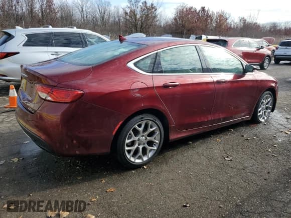 ✅ 2015 Chrysler 200 C • VIN: 1C3CCCEG0FN624330 • Lot: 92374185. Wystawiony na Copart z przebiegiem 164 456 mil. Bezpłatny archiwum sprzedaży aukcyjnych z USA i szczegółowy raport historii pojazdu na DreamBid. Zdjęcie 3.