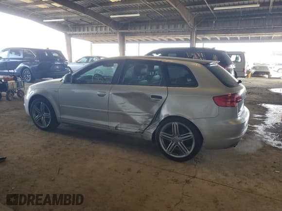 ✅ 2010 Audi A3 Premium Plus • VIN: WAUKEAFM4AA087016 • Lot: 45420425. Wystawiony na Copart z przebiegiem 115 102 mil. Bezpłatny archiwum sprzedaży aukcyjnych z USA i szczegółowy raport historii pojazdu na DreamBid. Zdjęcie 2.