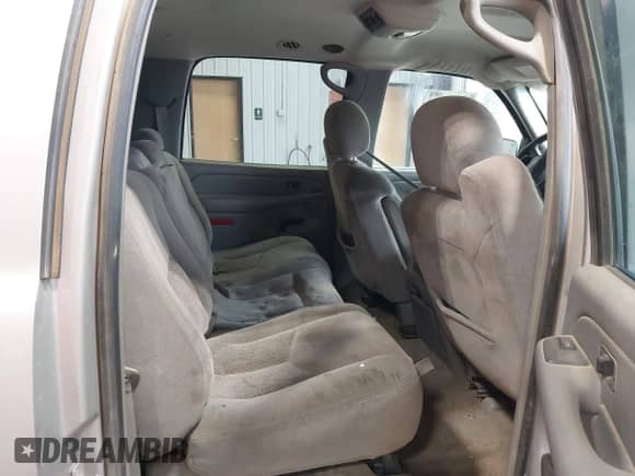 2005 Chevrolet Suburban LS z VIN 1GNFK16Z85J145229, wystawiony jako IAAI lot #42706478 z przebiegiem 198 500 mil mil oraz . Historia ofert i sprzedaży dostępna na DreamBid. Obrazek 8.