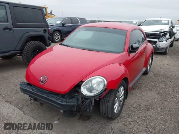 ✅ 2018 Volkswagen Beetle S • VIN: 3VWFD7AT1JM710312 • Лот: 43802565. Опубликован ранее на IAAI с пробегом 154 581 миль. Бесплатный доступ к архиву аукционных продаж из США и подробный отчёт об истории автомобиля на DreamBid. Изображение 2.