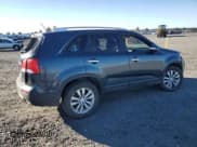 ✅ 2011 Kia Sorento LX • VIN: 5XYKT4A25BG050137 • Lot: 82247115. Wystawiony na Copart z przebiegiem Nie podano. Bezpłatny archiwum sprzedaży aukcyjnych z USA i szczegółowy raport historii pojazdu na DreamBid. Zdjęcie 3.