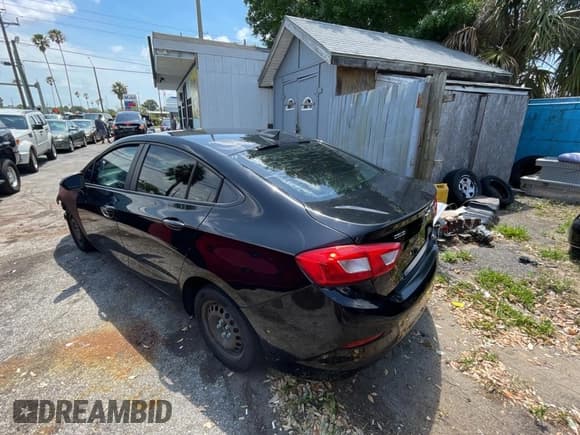 ✅ 2017 Chevrolet Cruze LS • VIN: 1G1BC5SM3H7159667 • Lot: 52473233. Listed on Copart with 99,000 mi. Free auction sales archive from the USA and detailed vehicle history report at DreamBid. Image 3.
