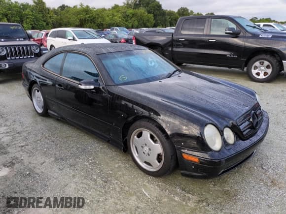 ✅ 2002 Mercedes-Benz CLK 55 AMG • VIN: WDBLJ74G32T102631 • Лот: 74875534. Опубликован ранее на Copart с пробегом Не указан. Бесплатный доступ к архиву аукционных продаж из США и подробный отчёт об истории автомобиля на DreamBid. Изображение 4.