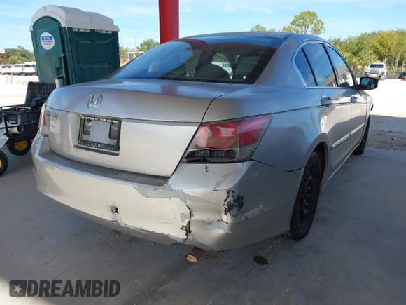 ✅ 2008 Honda Accord LX • VIN: JHMCP26368C069290 • Lot: 43821902. Wystawiony na IAAI z przebiegiem 255 158 mil. Bezpłatny archiwum sprzedaży aukcyjnych z USA i szczegółowy raport historii pojazdu na DreamBid. Zdjęcie 14.