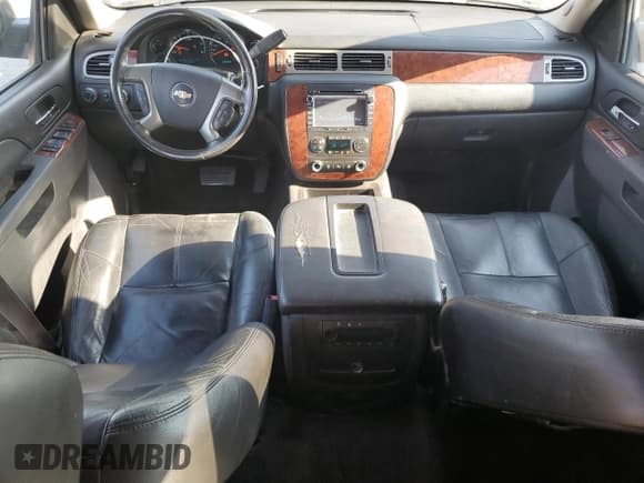 ✅ 2011 Chevrolet Suburban LT • VIN: 1GNSKJE3XBR385634 • Lot: 80205155. Listed on Copart with 182,201 mi. Free auction sales archive from the USA and detailed vehicle history report at DreamBid. Image 8.