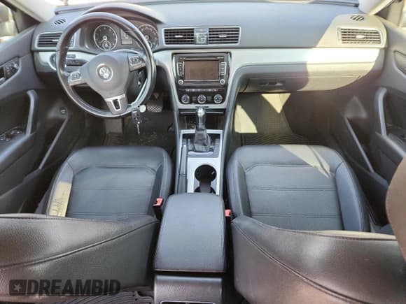 ✅ 2013 Volkswagen Passat SE • VIN: 1VWBH7A38DC011249 • Lot: 71111525. Listed on Copart with 227,045 mi. Free auction sales archive from the USA and detailed vehicle history report at DreamBid. Image 8.
