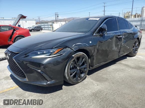 ✅ 2023 Lexus ES 300h F Sport • VIN: 58ABA1C1XPU028394 • Лот: 63182405. Опубликован ранее на Copart с пробегом 27 823 миль. Бесплатный доступ к архиву аукционных продаж из США и подробный отчёт об истории автомобиля на DreamBid. Изображение 1.