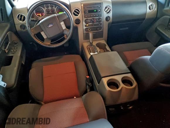 ✅ 2007 Ford F-150 XLT • VIN: 1FTPW12V17KA80208 • Lot: 94914355. Wystawiony na Copart z przebiegiem 124 861 mil. Bezpłatny archiwum sprzedaży aukcyjnych z USA i szczegółowy raport historii pojazdu na DreamBid. Zdjęcie 8.