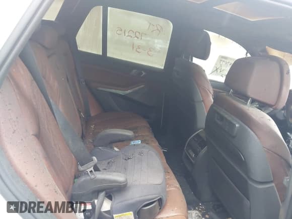 ✅ 2019 BMW X5 xDrive50i • VIN: 5UXJU2C5XKLN64637 • Lot: 42182077. Listed on IAAI with Not provided. Free auction sales archive from the USA and detailed vehicle history report at DreamBid. Image 8.