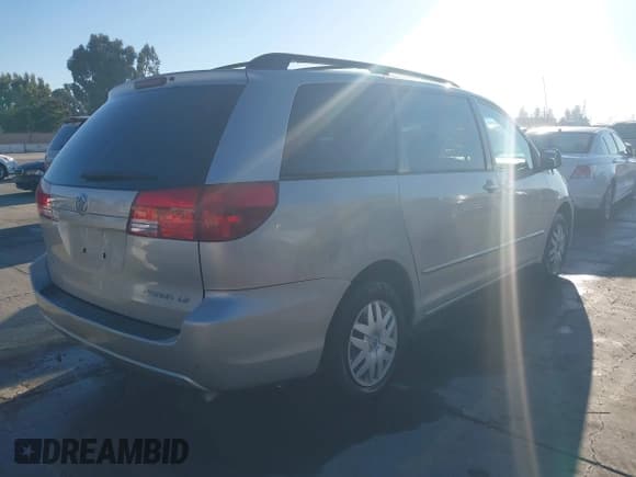 ✅ 2004 Toyota Sienna CE • VIN: 5TDZA23CX4S139383 • Lot: 43476355. Listed on IAAI with 109,803 mi. Free auction sales archive from the USA and detailed vehicle history report at DreamBid. Image 4.