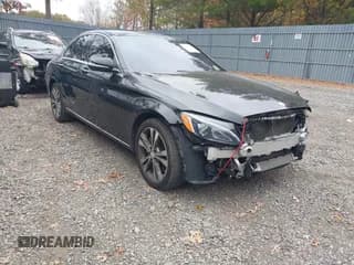 ✅ 2015 Mercedes-Benz C 300 Luxury • VIN: 55SWF4KBXFU008534 • Lot: 43556728. Wystawiony na IAAI z przebiegiem 118 139 mil. Bezpłatny archiwum sprzedaży aukcyjnych z USA i szczegółowy raport historii pojazdu na DreamBid. Zdjęcie 1.
