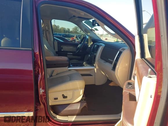 ✅ 2016 Ram 1500 Laramie • VIN: 1C6RR6NT8GS278105 • Lot: 43625835. Wystawiony na IAAI z przebiegiem 87 534 mil. Bezpłatny archiwum sprzedaży aukcyjnych z USA i szczegółowy raport historii pojazdu na DreamBid. Zdjęcie 5.