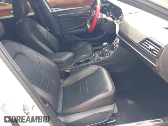 ✅ 2020 Volkswagen Jetta S • VIN: 3VW6T7BU2LM082452 • Лот: 42128266. Опубликован ранее на IAAI с пробегом 109 987 миль. Бесплатный доступ к архиву аукционных продаж из США и подробный отчёт об истории автомобиля на DreamBid. Изображение 5.