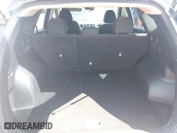 ✅ 2022 Hyundai Tucson SE • VIN: 5NMJA3AE2NH006760 • Lot: 43260173. Wystawiony na IAAI z przebiegiem 75 591 mil. Bezpłatny archiwum sprzedaży aukcyjnych z USA i szczegółowy raport historii pojazdu na DreamBid. Zdjęcie 18.