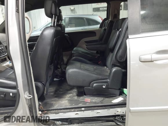 ✅ 2017 Dodge Grand Caravan SXT • VIN: 2C4RDGCG1HR554176 • Lot: 43617027. Wystawiony na IAAI z przebiegiem 217 653 mil. Bezpłatny archiwum sprzedaży aukcyjnych z USA i szczegółowy raport historii pojazdu na DreamBid. Zdjęcie 8.