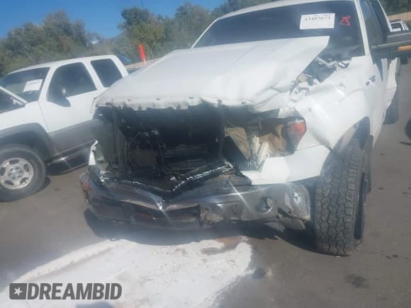 ✅ 2010 Ford F-150 XL • VIN: 1FTFW1EVXAFA79663 • Lot: 43407673. Listed on IAAI with 221,069 mi. Free auction sales archive from the USA and detailed vehicle history report at DreamBid. Image 6.