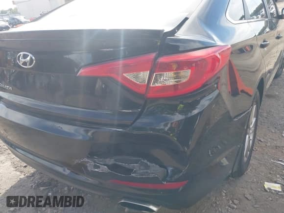 ✅ 2015 Hyundai Sonata SE • VIN: 5NPE24AF7FH201092 • Lot: 43335791. Wystawiony na IAAI z przebiegiem 121 724 mil. Bezpłatny archiwum sprzedaży aukcyjnych z USA i szczegółowy raport historii pojazdu na DreamBid. Zdjęcie 6.