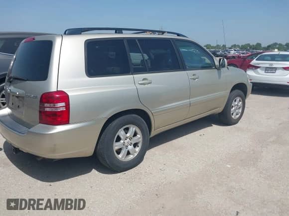 2001 Toyota Highlander с VIN JTEGF21A710021392, выставлен на аукционе IAAI как лот 42760768 с пробегом 180 788 миль миль и . История ставок и продаж доступна на DreamBid. Изображение 4.