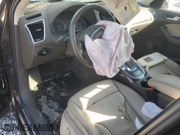 ✅ 2015 Audi Q5 Premium Plus • VIN: WA1LFAFPXFA022381 • Lot: 82053215. Wystawiony na Copart z przebiegiem Nie podano. Bezpłatny archiwum sprzedaży aukcyjnych z USA i szczegółowy raport historii pojazdu na DreamBid. Zdjęcie 8.