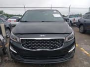 ✅ 2019 Kia Sedona EX • VIN: KNDMB5C12K6493354 • Lot: 42711817. Wystawiony na IAAI z przebiegiem 112 092 mil. Bezpłatny archiwum sprzedaży aukcyjnych z USA i szczegółowy raport historii pojazdu na DreamBid. Zdjęcie 12.