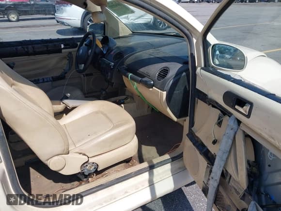 ✅ 2007 Volkswagen Beetle • VIN: 3VWRW31C27M511441 • Лот: 42850059. Опубликован ранее на IAAI с пробегом 200 236 миль. Бесплатный доступ к архиву аукционных продаж из США и подробный отчёт об истории автомобиля на DreamBid. Изображение 5.