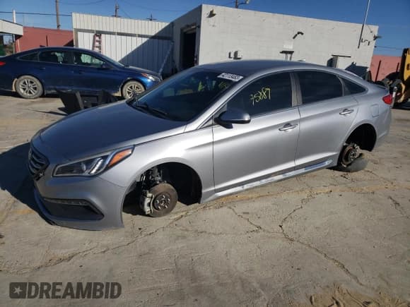 ✅ 2017 Hyundai Sonata Sport • VIN: 5NPE34AB4HH571221 • Лот: 42113483. Опубликован ранее на Copart с пробегом 75 889 миль. Бесплатный доступ к архиву аукционных продаж из США и подробный отчёт об истории автомобиля на DreamBid. Изображение 1.