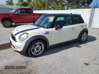 ✅ 2007 MINI Hardtop S • VIN: WMWMF73507TL91141 • Lot: 71133725. Listed on Copart with Not provided. Free auction sales archive from the USA and detailed vehicle history report at DreamBid. Image 1.