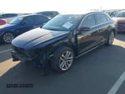 ✅ 2017 Volkswagen Passat SE • VIN: 1VWGT7A39HC018138 • Lot: 43521138. Wystawiony na IAAI z przebiegiem 184 170 mil. Bezpłatny archiwum sprzedaży aukcyjnych z USA i szczegółowy raport historii pojazdu na DreamBid. Zdjęcie 17.