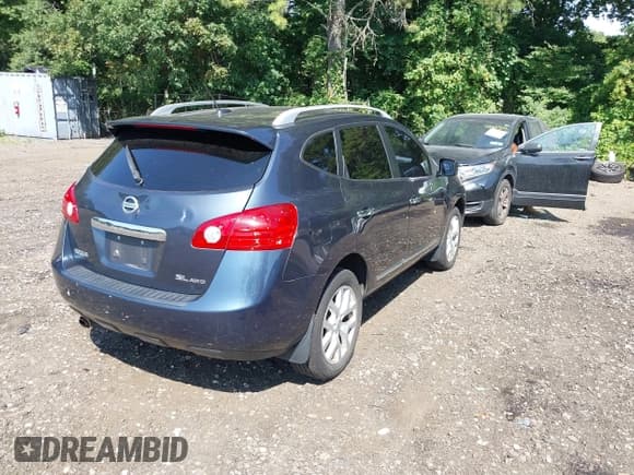 ✅ 2013 Nissan Rogue SV • VIN: JN8AS5MV0DW658135 • Lot: 42968316. Wystawiony na IAAI z przebiegiem 121 574 mil. Bezpłatny archiwum sprzedaży aukcyjnych z USA i szczegółowy raport historii pojazdu na DreamBid. Zdjęcie 4.